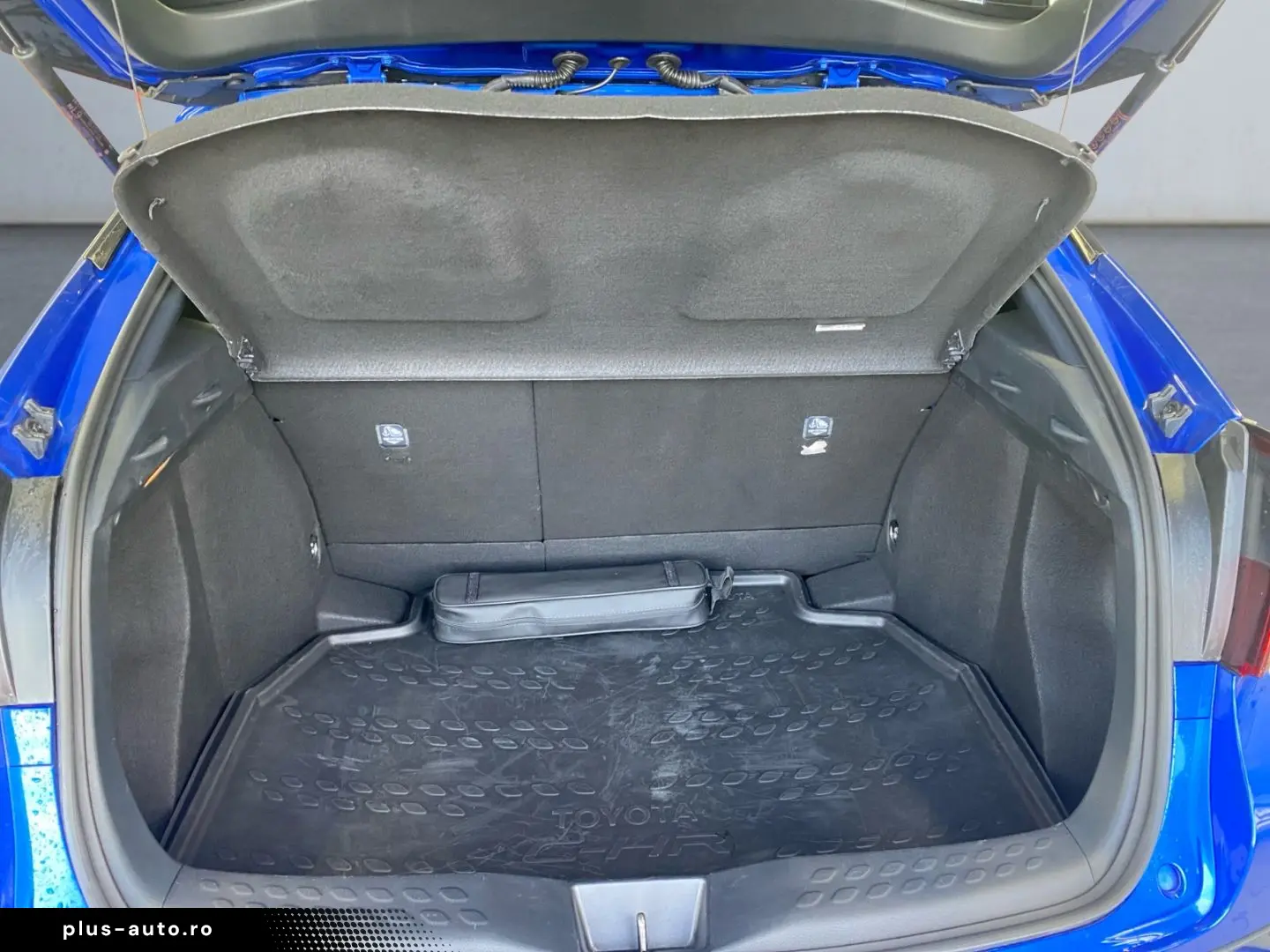 TOYOTA C-HR 1.8 Hybrid