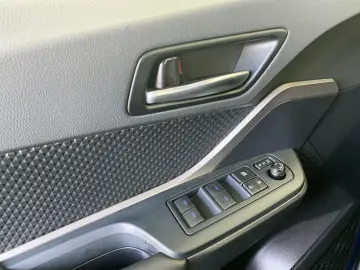 TOYOTA C-HR 1.8 Hybrid