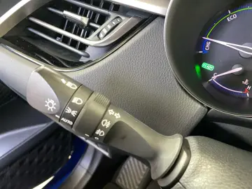 TOYOTA C-HR 1.8 Hybrid