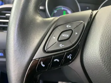 TOYOTA C-HR 1.8 Hybrid