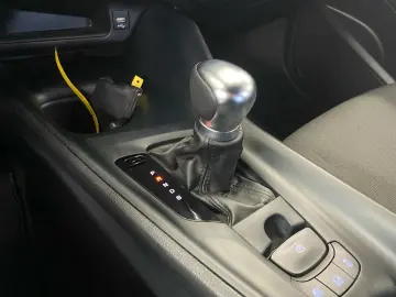 TOYOTA C-HR 1.8 Hybrid