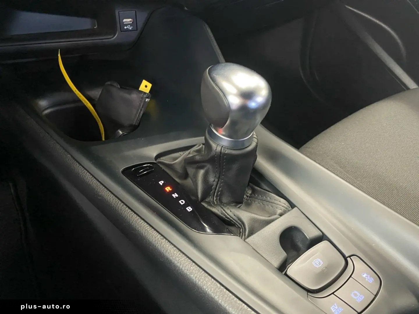 TOYOTA C-HR 1.8 Hybrid