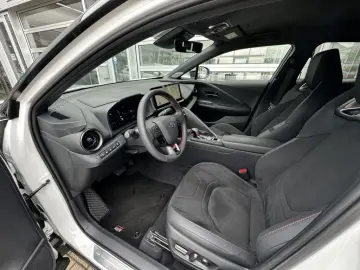 TOYOTA C-HR 2.0 Hybrid AWD GR SPORT