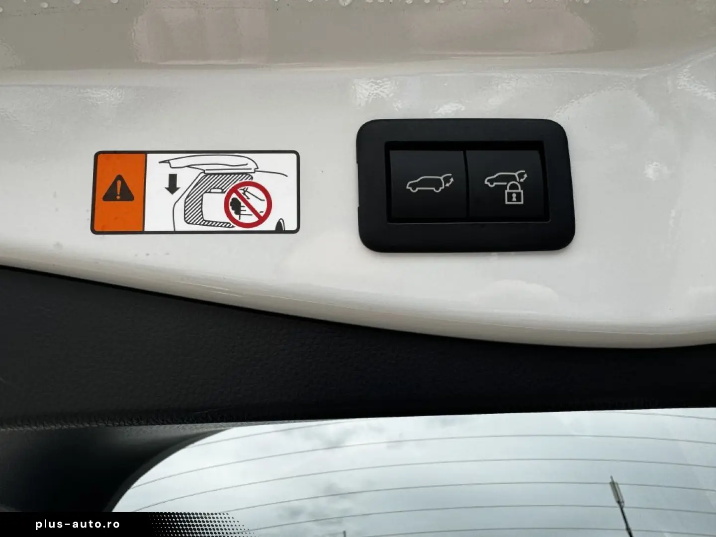 TOYOTA C-HR 2.0 Hybrid AWD GR SPORT