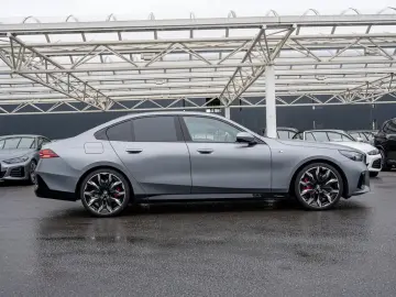 BMW 540d xDrive M Sport PANO AHK HUD 360  LED ACC