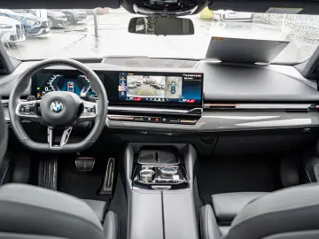 BMW 540d xDrive M Sport PANO AHK HUD 360  LED ACC