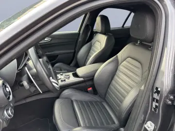 ALFA ROMEO Giulia Veloce 2.0 Turbo 16V 280 PS AT8-Q4