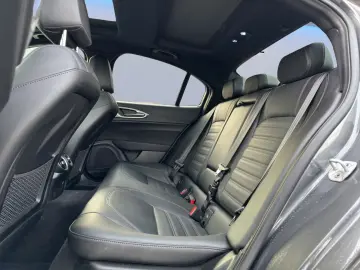 ALFA ROMEO Giulia Veloce 2.0 Turbo 16V 280 PS AT8-Q4