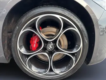 ALFA ROMEO Giulia Veloce 2.0 Turbo 16V 280 PS AT8-Q4