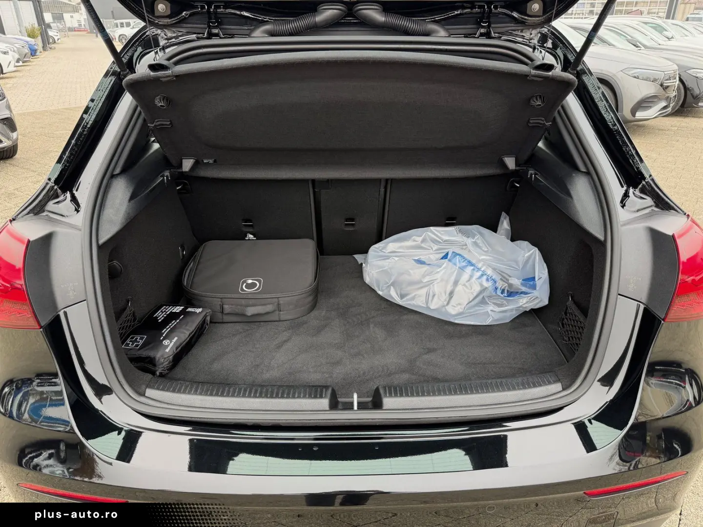 MERCEDES-BENZ A 250 e AMG Premium Pano Burm DISTR 36&hellip;