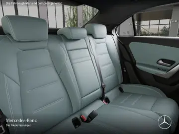 MERCEDES-BENZ A 250 e Limousine AMG Prem PLUS AHK DISTR Pano