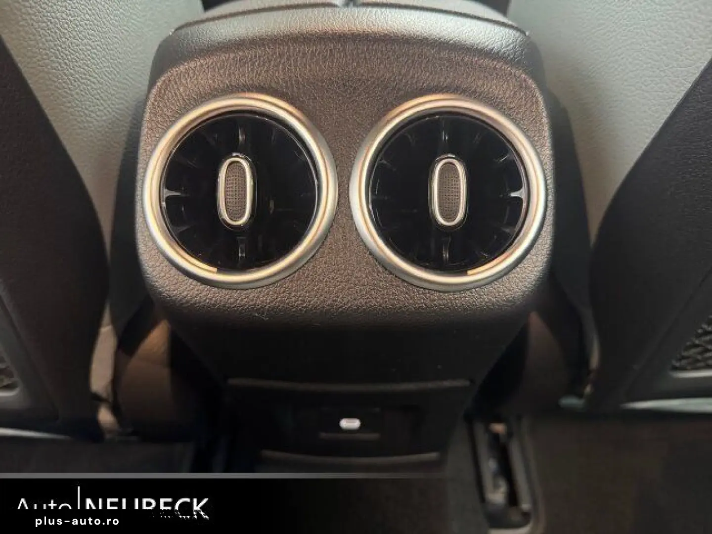 MERCEDES-BENZ A 250 e AMG LinePremium Pano Distronic&hellip;