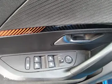 PEUGEOT 2008 e- Active  Kamera