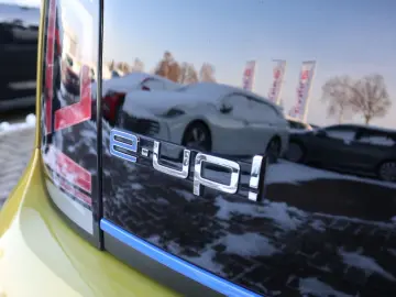 VW up! e-up! United PDC Kamera Sitzheizung DAB