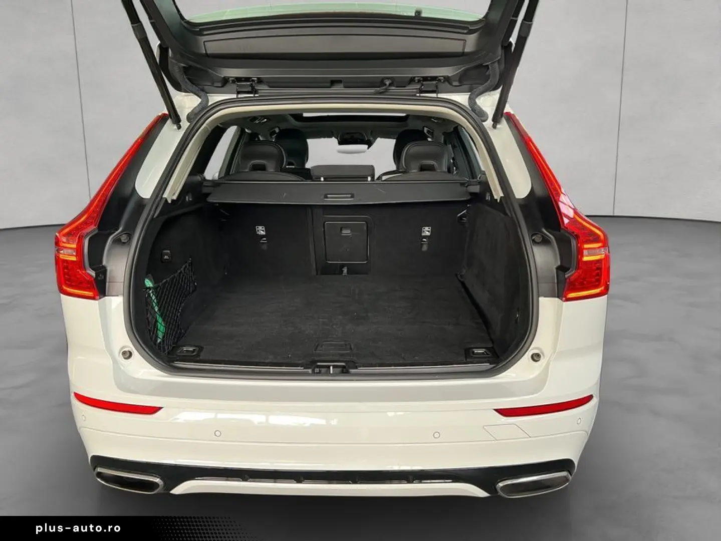 VOLVO XC60 T6 AWD Recharge R-Design Glasd PilotAssist