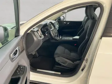 VOLVO XC60 T6 AWD Recharge R-Design Glasd PilotAssist