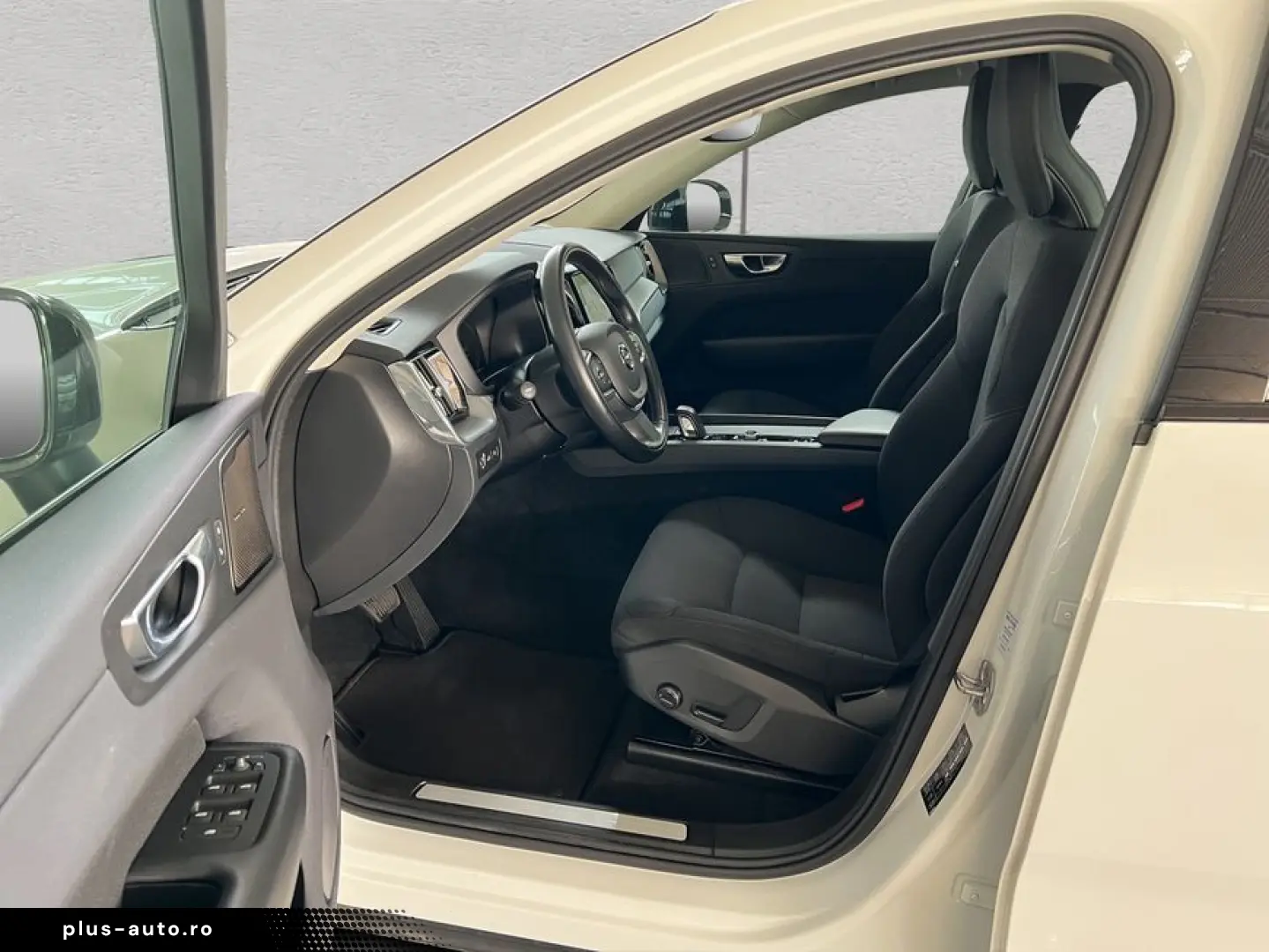 VOLVO XC60 T6 AWD Recharge R-Design Glasd PilotAssist