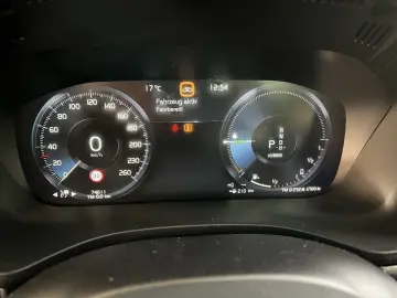 VOLVO XC60 T6 AWD Recharge R-Design Glasd PilotAssist