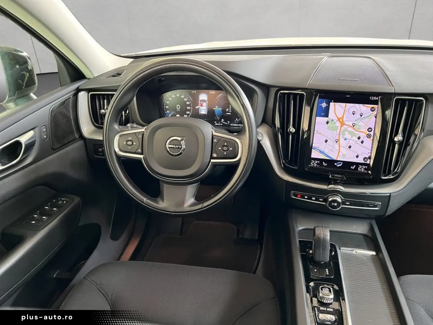 VOLVO XC60 T6 AWD Recharge R-Design Glasd PilotAssist