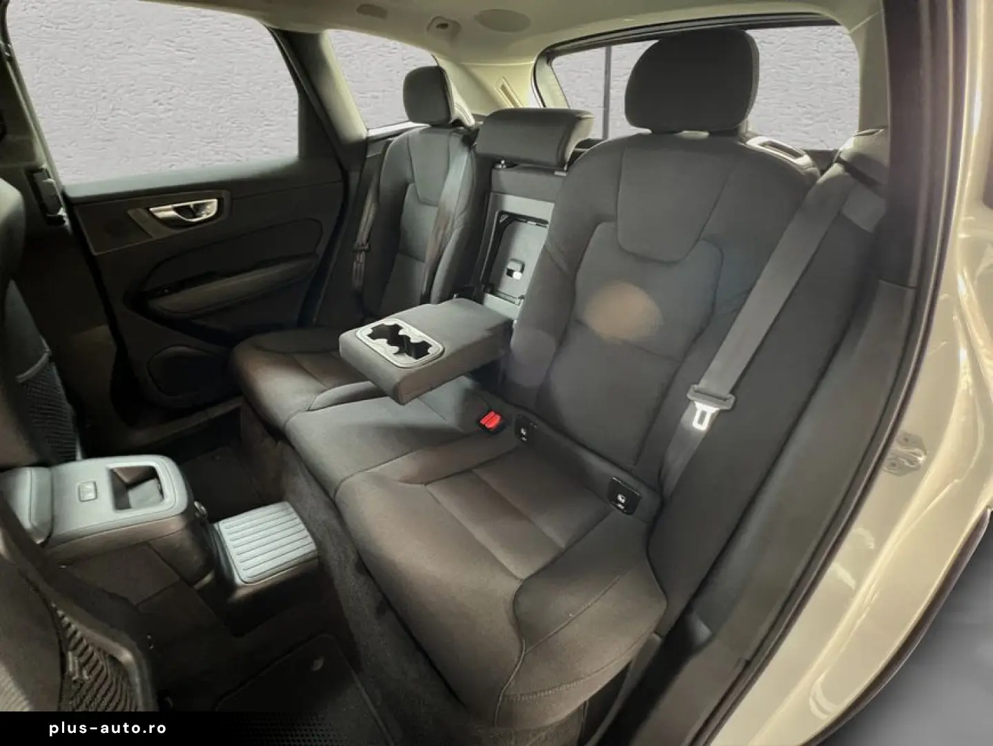 VOLVO XC60 T6 AWD Recharge R-Design Glasd PilotAssist