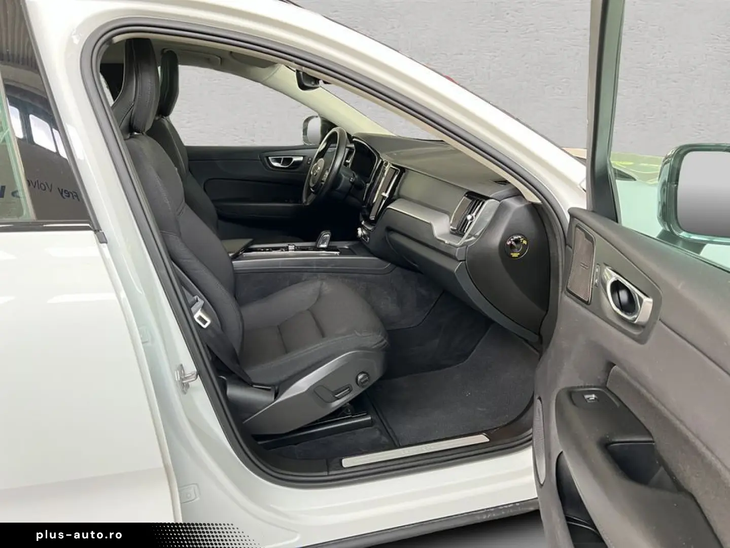 VOLVO XC60 T6 AWD Recharge R-Design Glasd PilotAssist