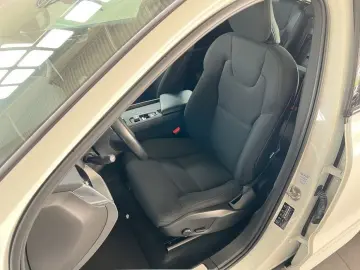 VOLVO XC60 T6 AWD Recharge R-Design Glasd PilotAssist