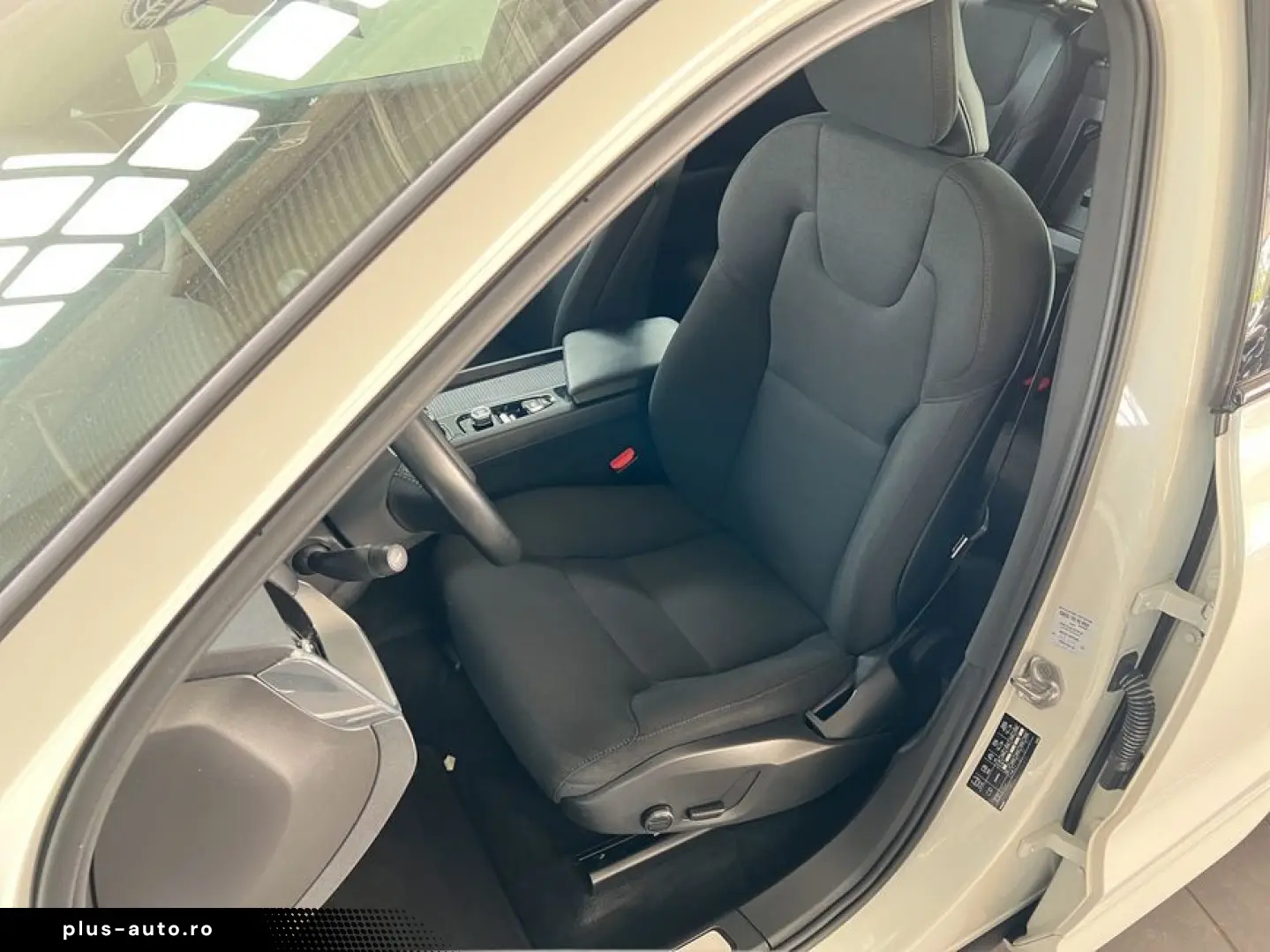 VOLVO XC60 T6 AWD Recharge R-Design Glasd PilotAssist