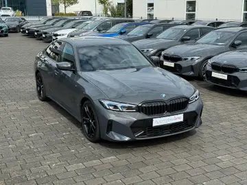 BMW 320d xD M Sport 19  ACC HuD h k  Ambiente StHzg