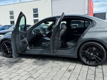 BMW 320d xD M Sport 19  ACC HuD h k  Ambiente StHzg