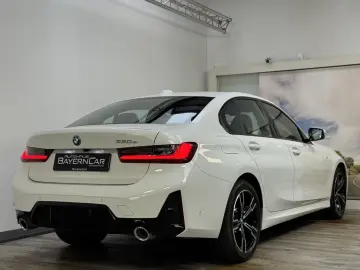 BMW 330e M Sportpaket eSitze Kamera Widescreen