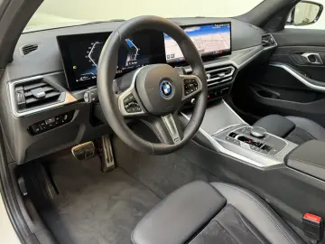 BMW 330e M Sportpaket eSitze Kamera Widescreen