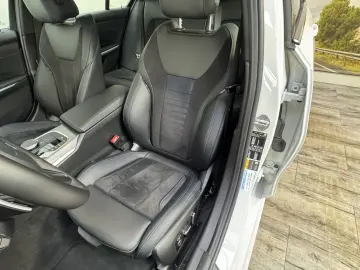 BMW 330e M Sportpaket eSitze Kamera Widescreen