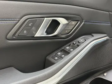 BMW 330e M Sportpaket eSitze Kamera Widescreen
