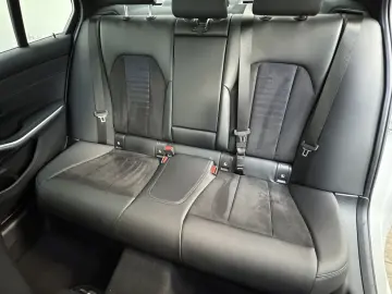 BMW 330e M Sportpaket eSitze Kamera Widescreen