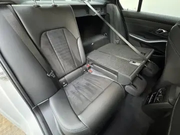 BMW 330e M Sportpaket eSitze Kamera Widescreen