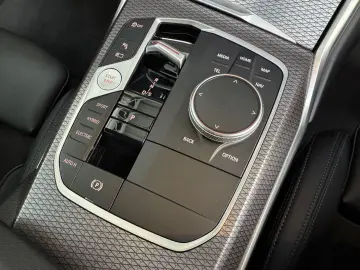 BMW 330e M Sportpaket eSitze Kamera Widescreen