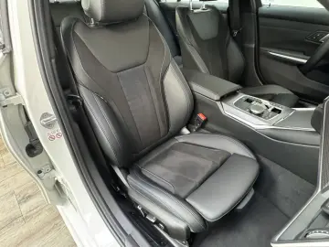 BMW 330e M Sportpaket eSitze Kamera Widescreen