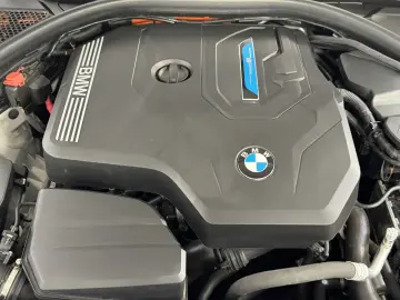 BMW 330e M Sportpaket eSitze Kamera Widescreen