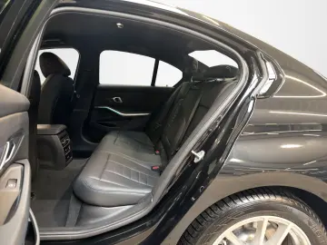 BMW 330xi Lim. M Sport ACC AHK HiFi LED SHZ 360  3ZK