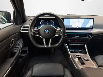 BMW 330xi Lim. M Sport ACC AHK HiFi LED SHZ 360  3ZK