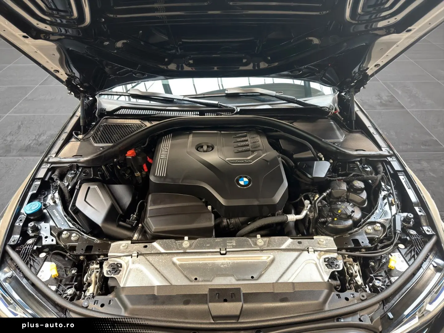 BMW 330xi Lim. M Sport ACC AHK HiFi LED SHZ 360  3ZK