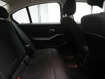 BMW 320 d Navi Temp Kamera Wide LED