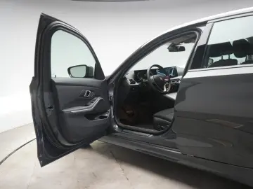 BMW 320 d Navi Temp Kamera Wide LED