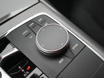 BMW 320 d Navi Temp Kamera Wide LED