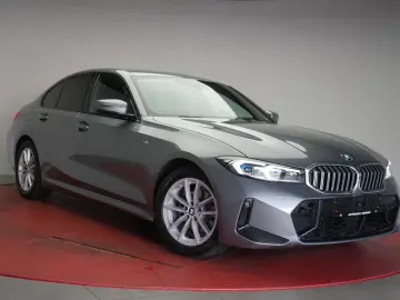 BMW 320 i M Sport Navi ACC Kamera Virtual HUD Side