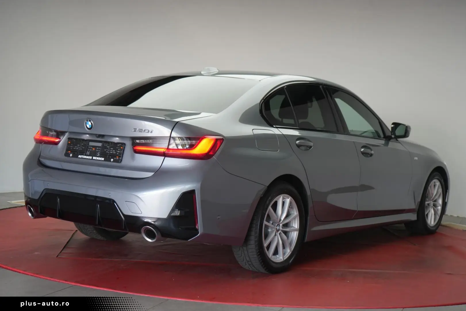 BMW 320 i M Sport Navi ACC Kamera Virtual HUD Side