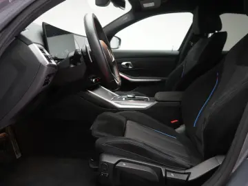 BMW 320 i M Sport Navi ACC Kamera Virtual HUD Side