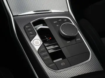 BMW 320 i M Sport Navi ACC Kamera Virtual HUD Side