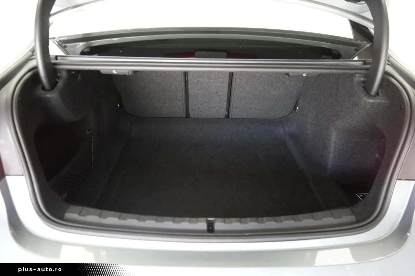 BMW 320 i M Sport Navi ACC Kamera Virtual HUD Side