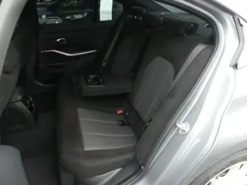 BMW 320 i M Sportpaket ACC Ad.LED Rfcam 360 HUP HIFI